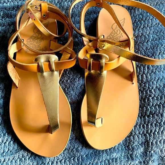 Brand New Sandal - Picture 1 of 3